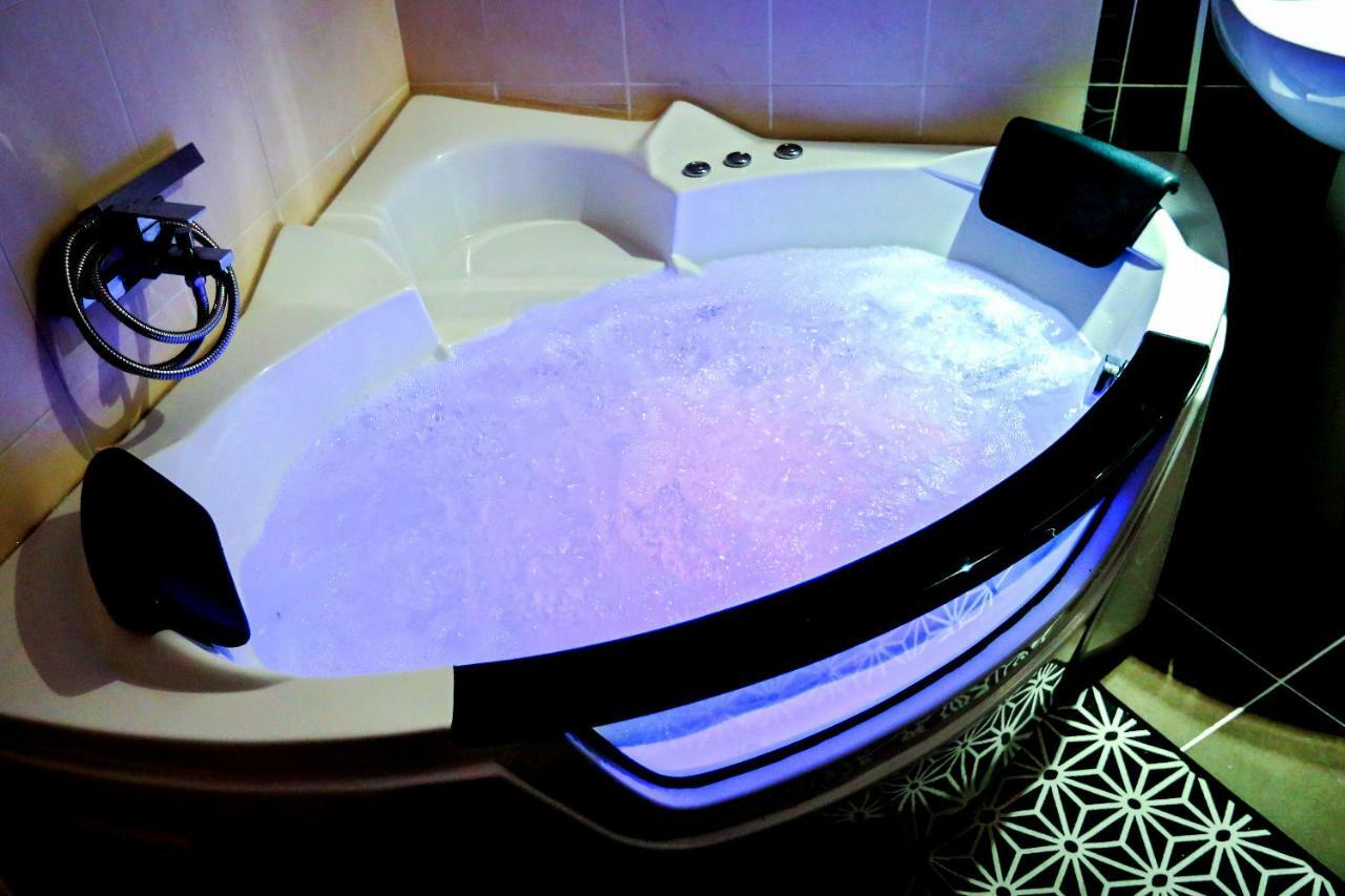 Jacuzzi Oasis Apartment Novi Sad Exteriér fotografie