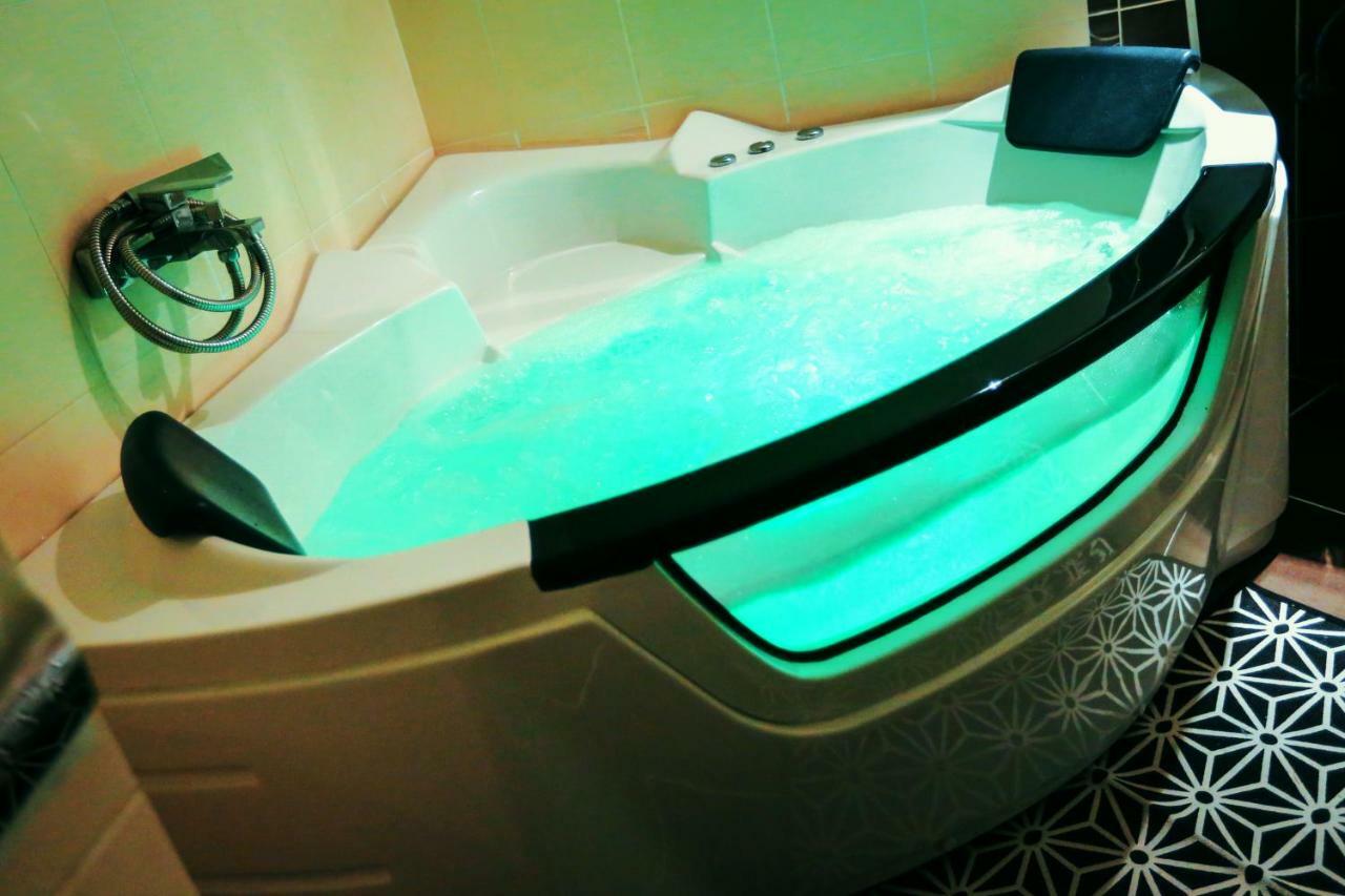 Jacuzzi Oasis Apartment Novi Sad Exteriér fotografie